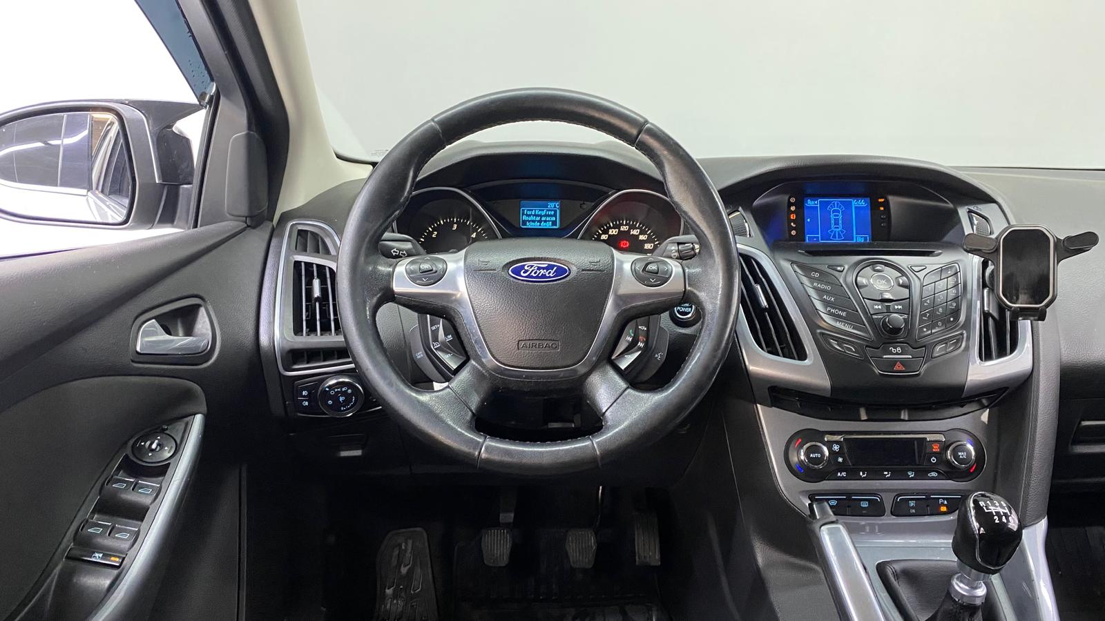 FORD FOCUS 8